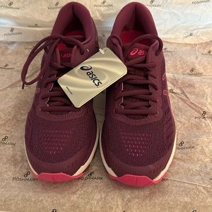 Brand new no box women’s ASICS gel-keyano